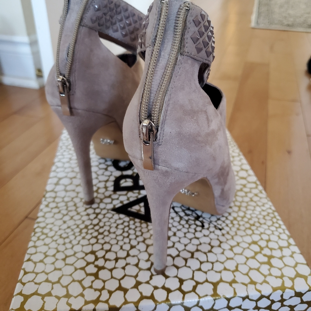 Shoes - Picture 2 of 2